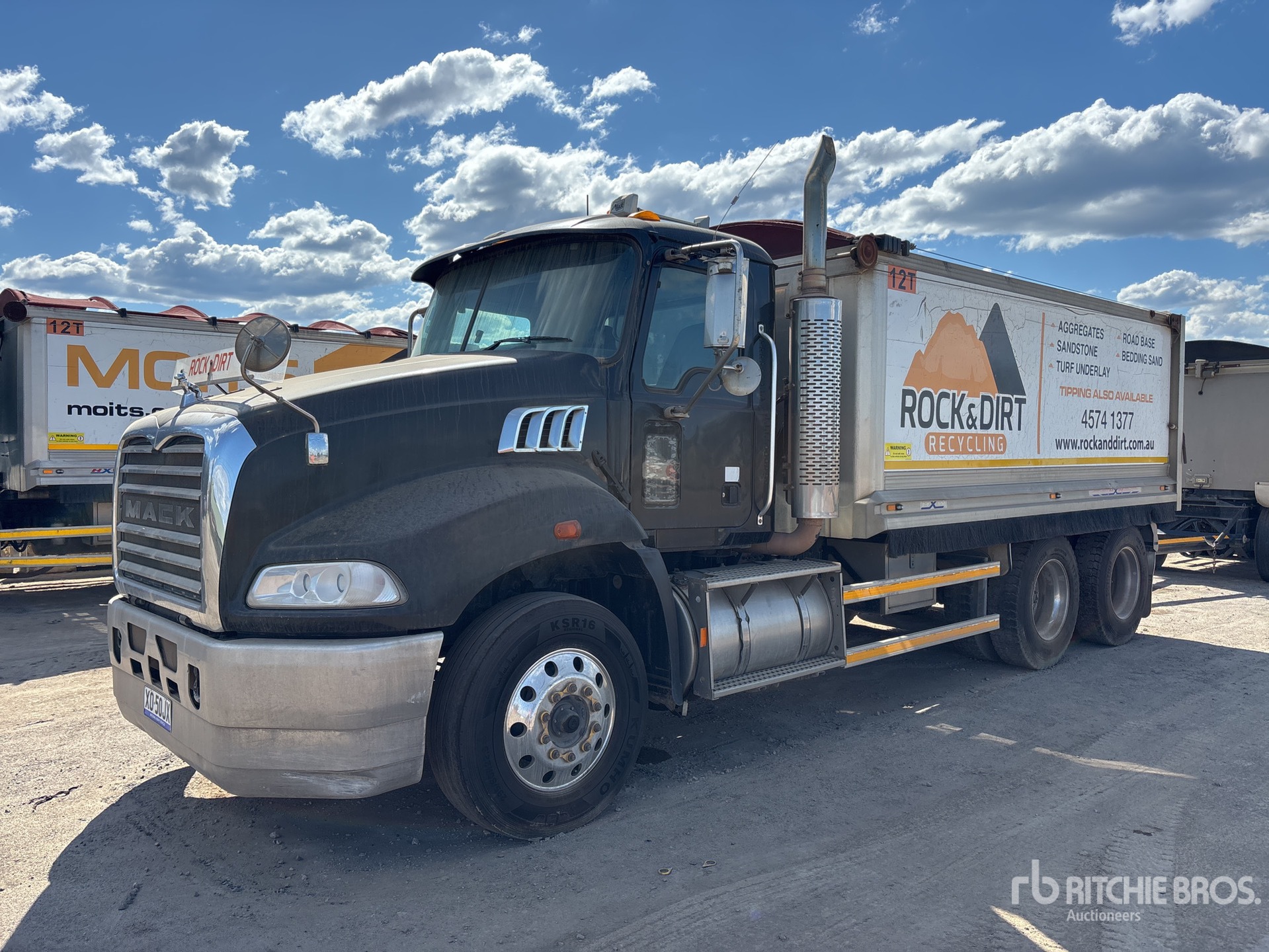 2010 Mack CMMR GRANITE