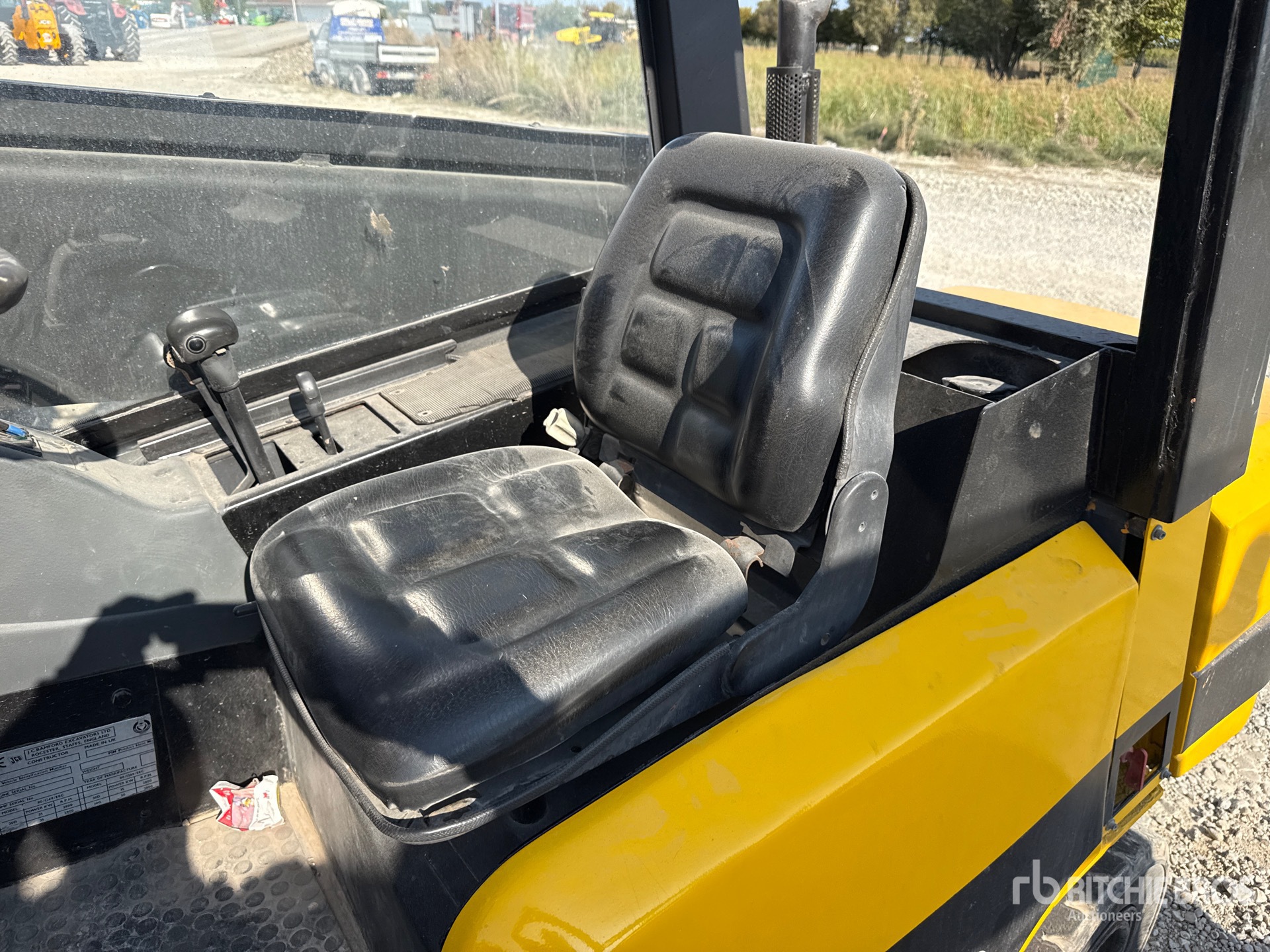 2000 JCB 300