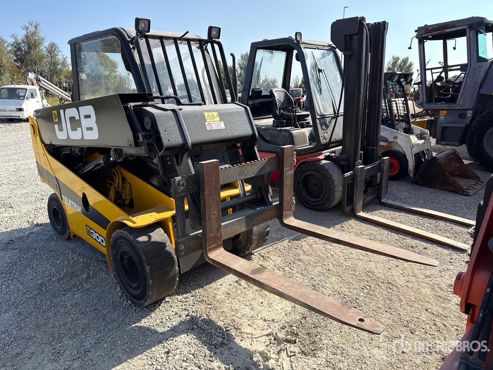 2000 JCB 300