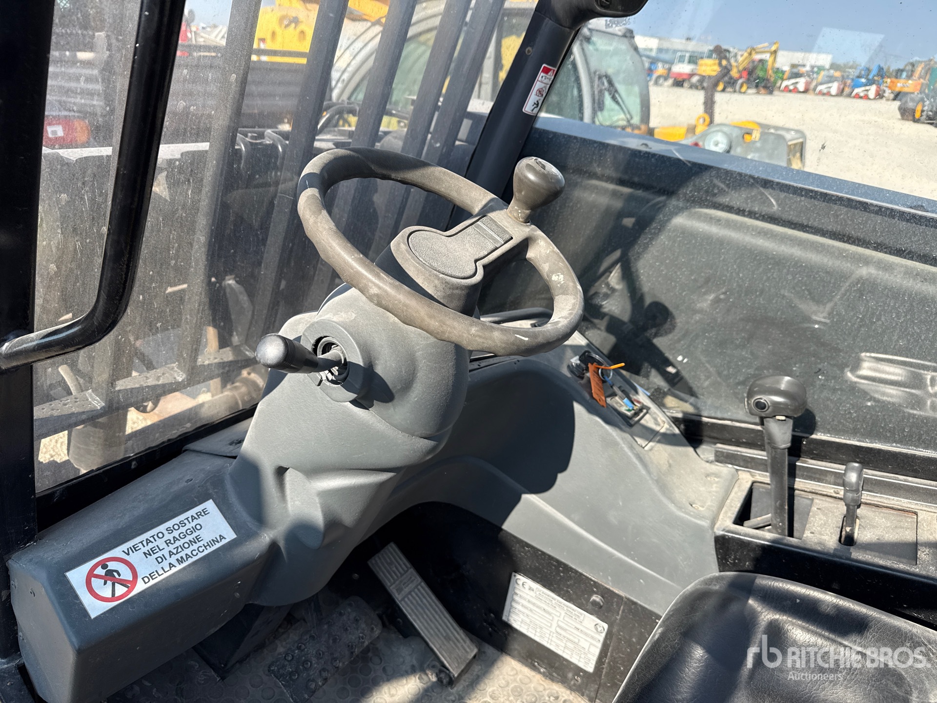 2000 JCB 300