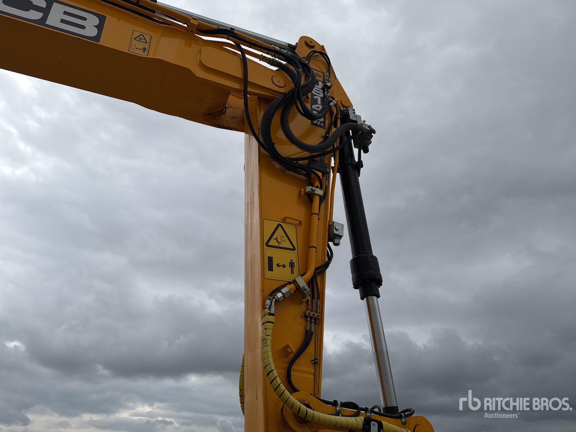 2023 JCB JS145WT-SV