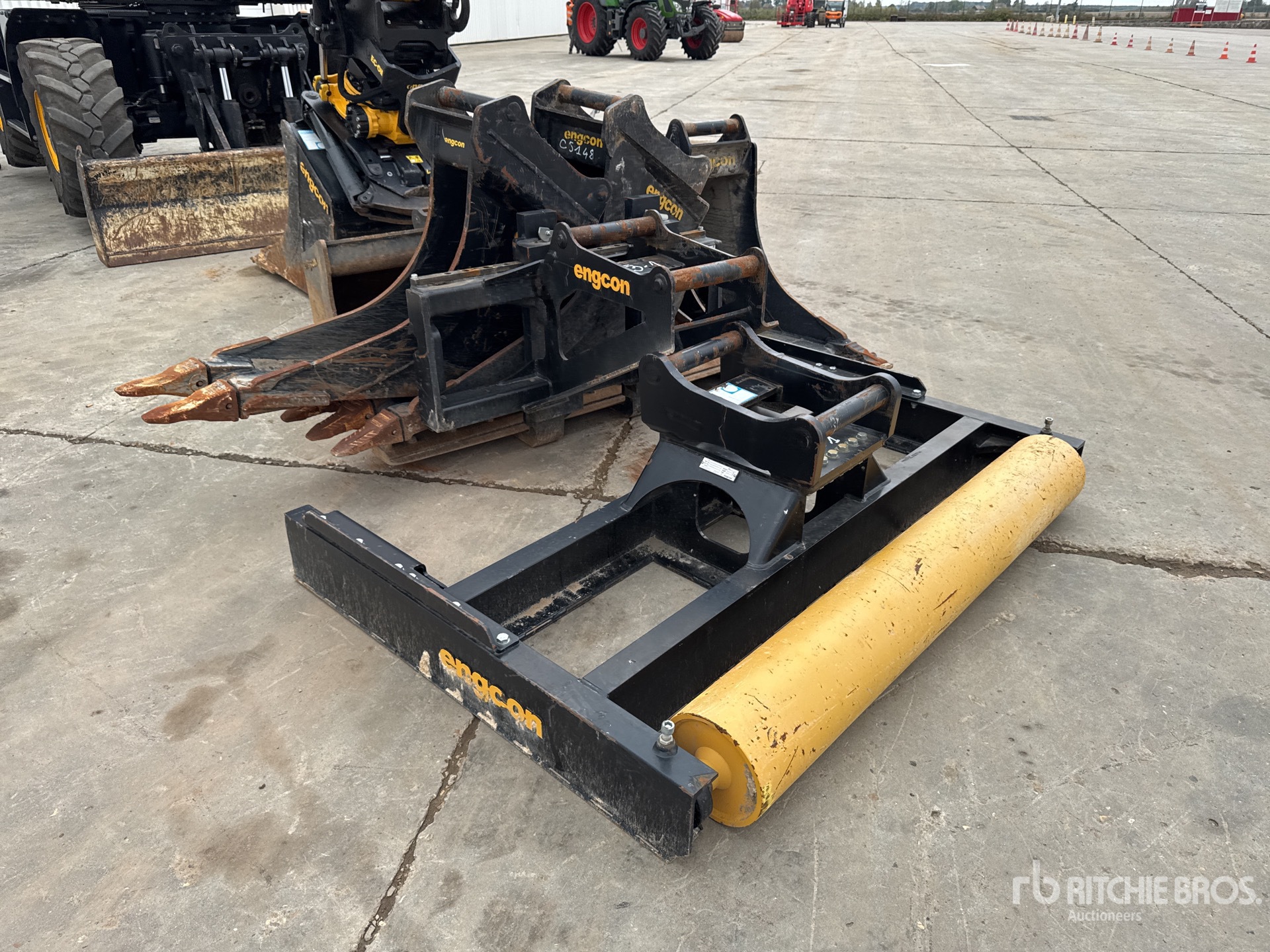 2023 JCB JS145WT-SV