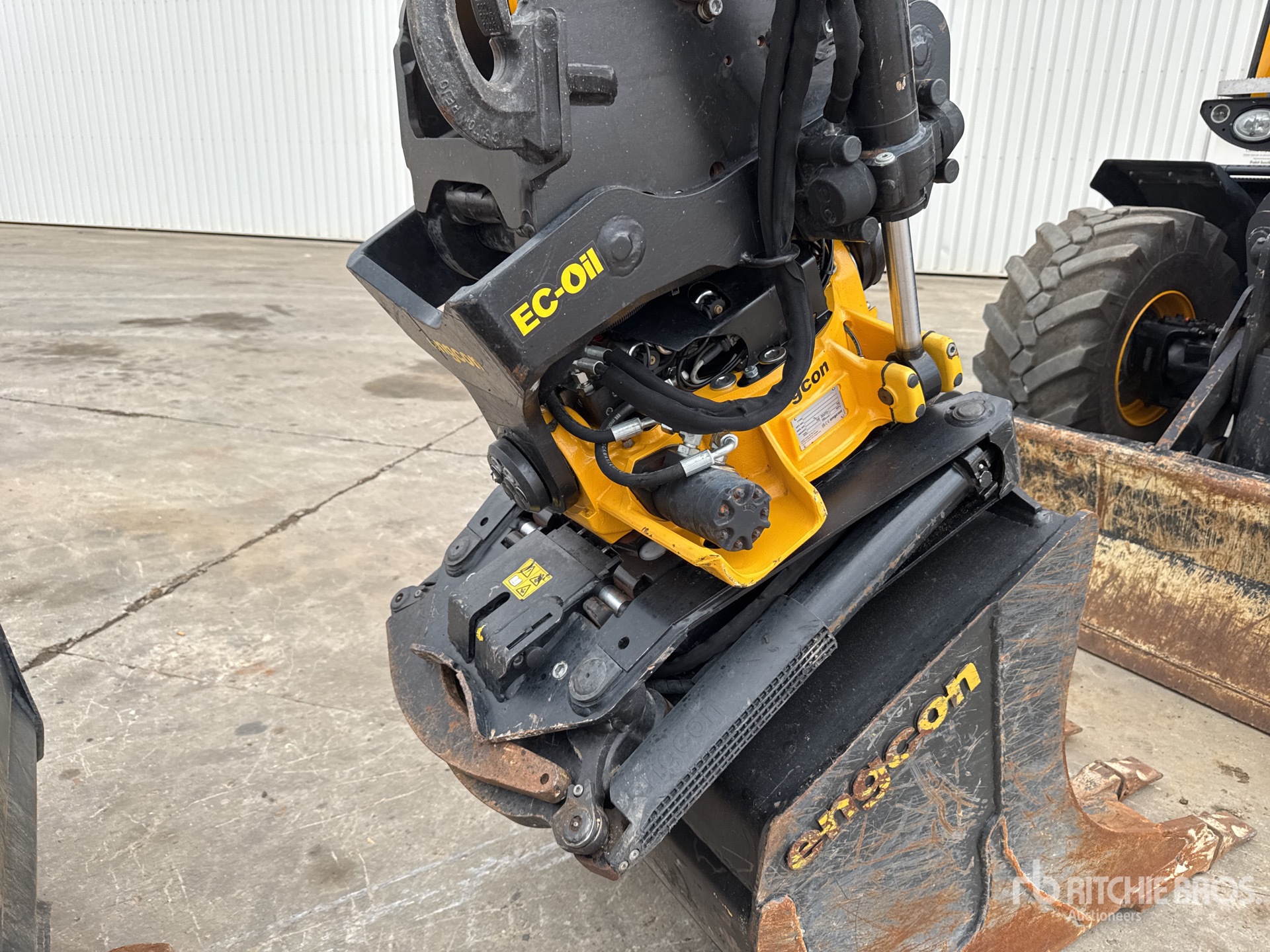 2023 JCB JS145WT-SV