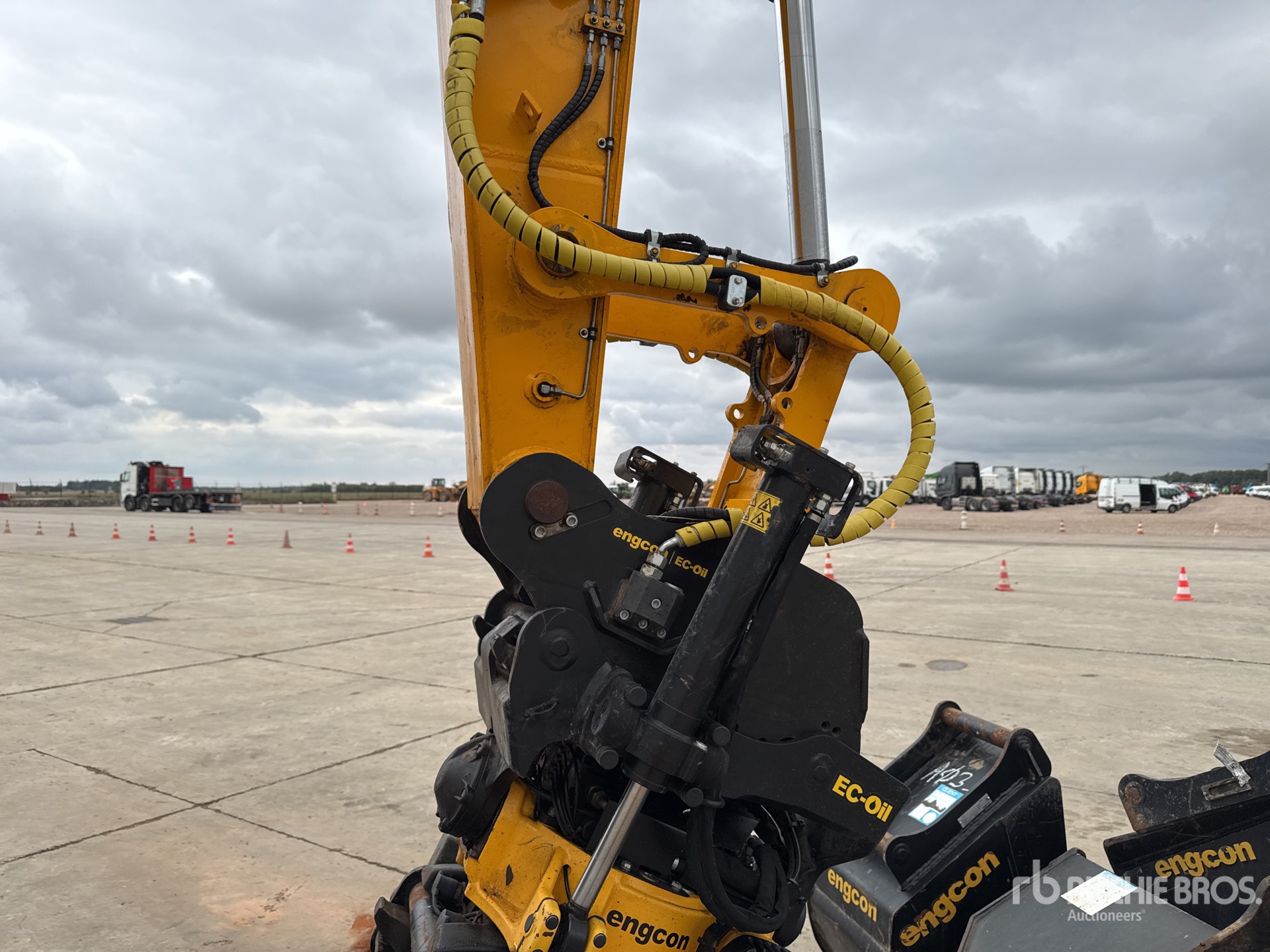 2023 JCB JS145WT-SV