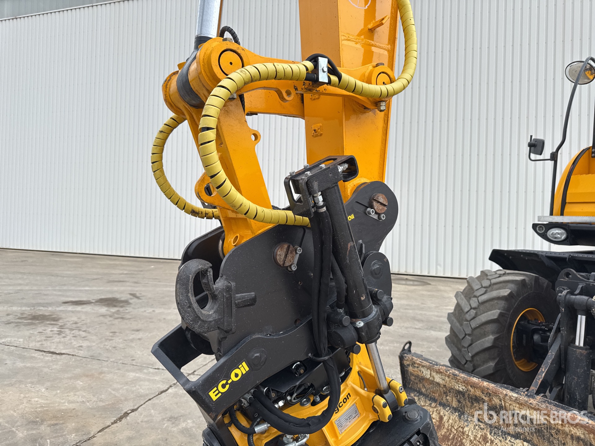 2023 JCB JS145WT-SV