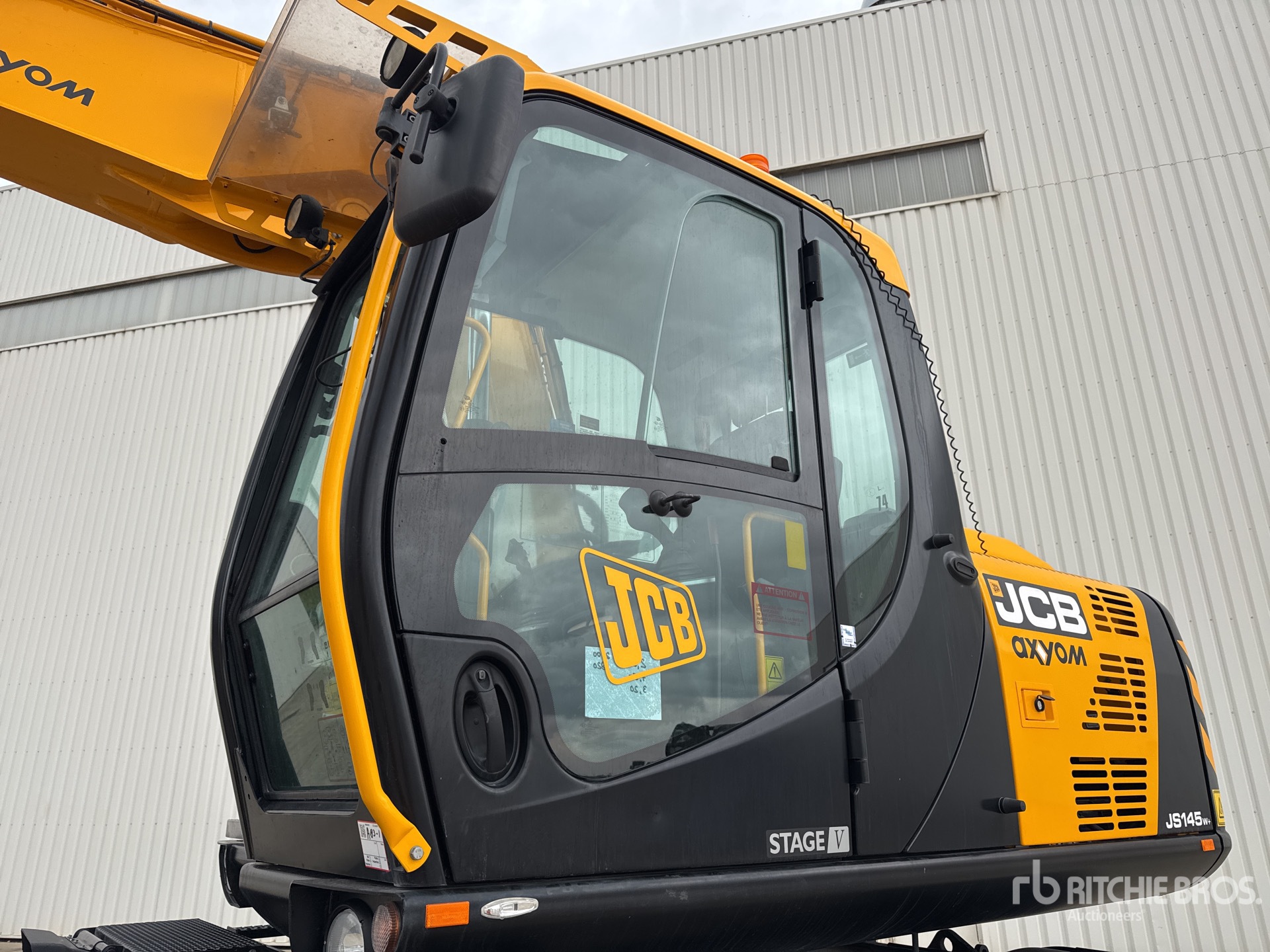2023 JCB JS145WT-SV