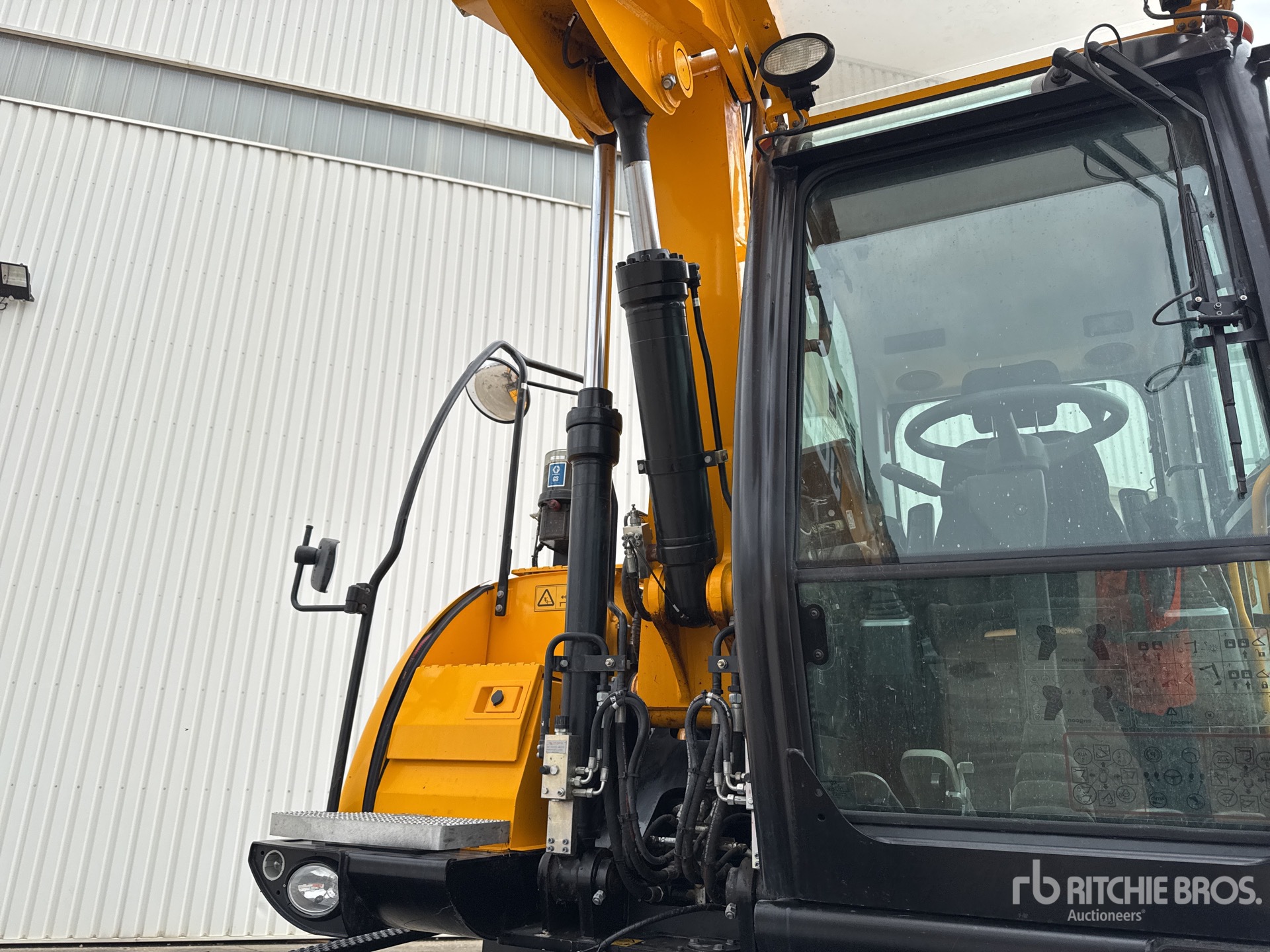 2023 JCB JS145WT-SV