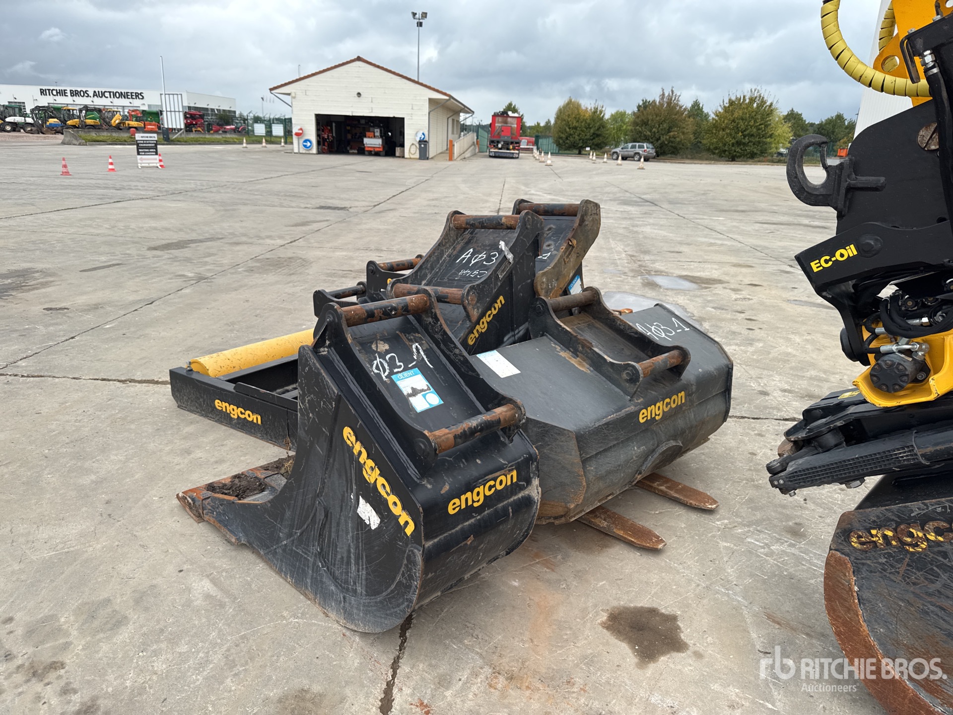 2023 JCB JS145WT-SV