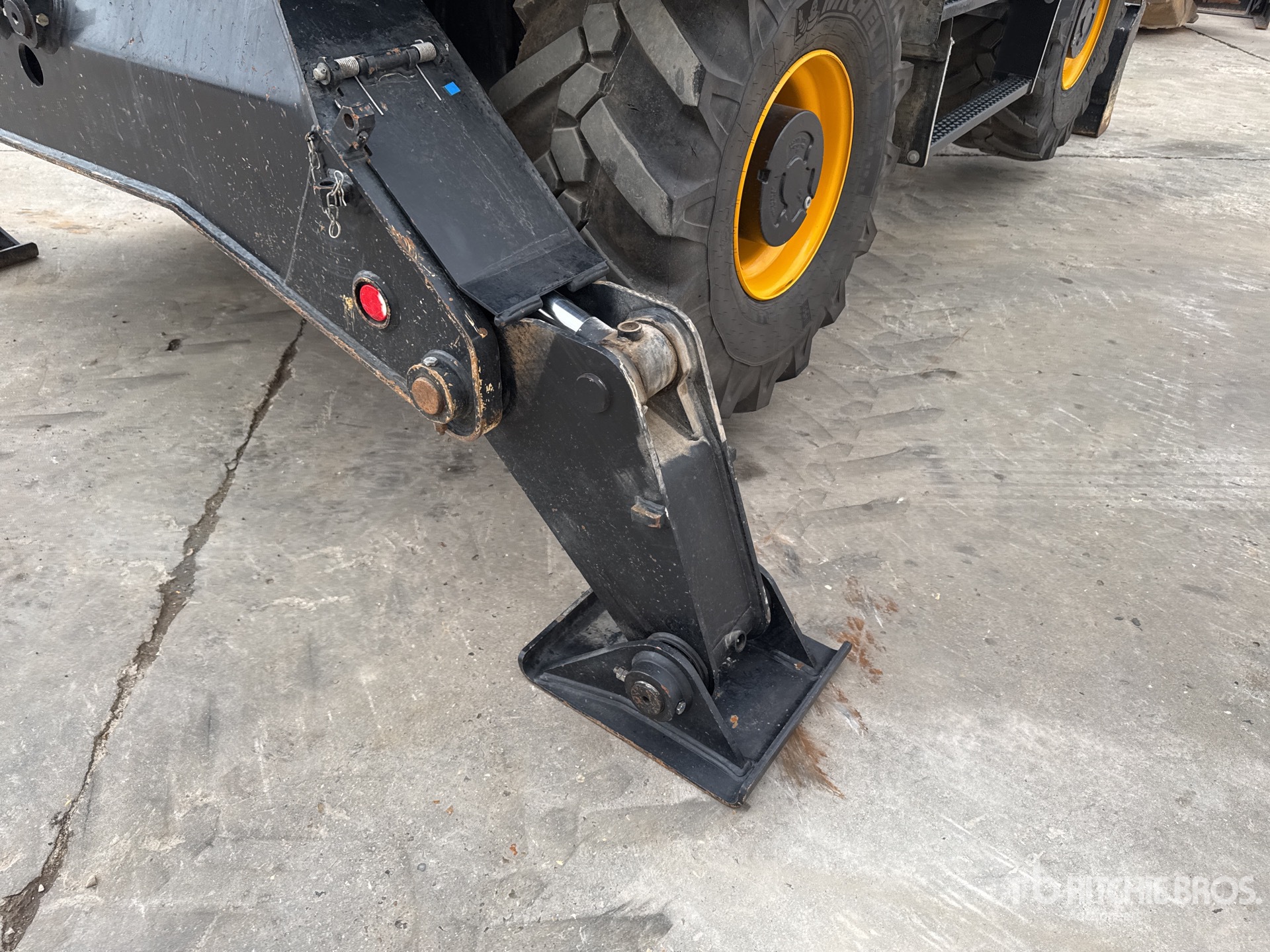 2023 JCB JS145WT-SV