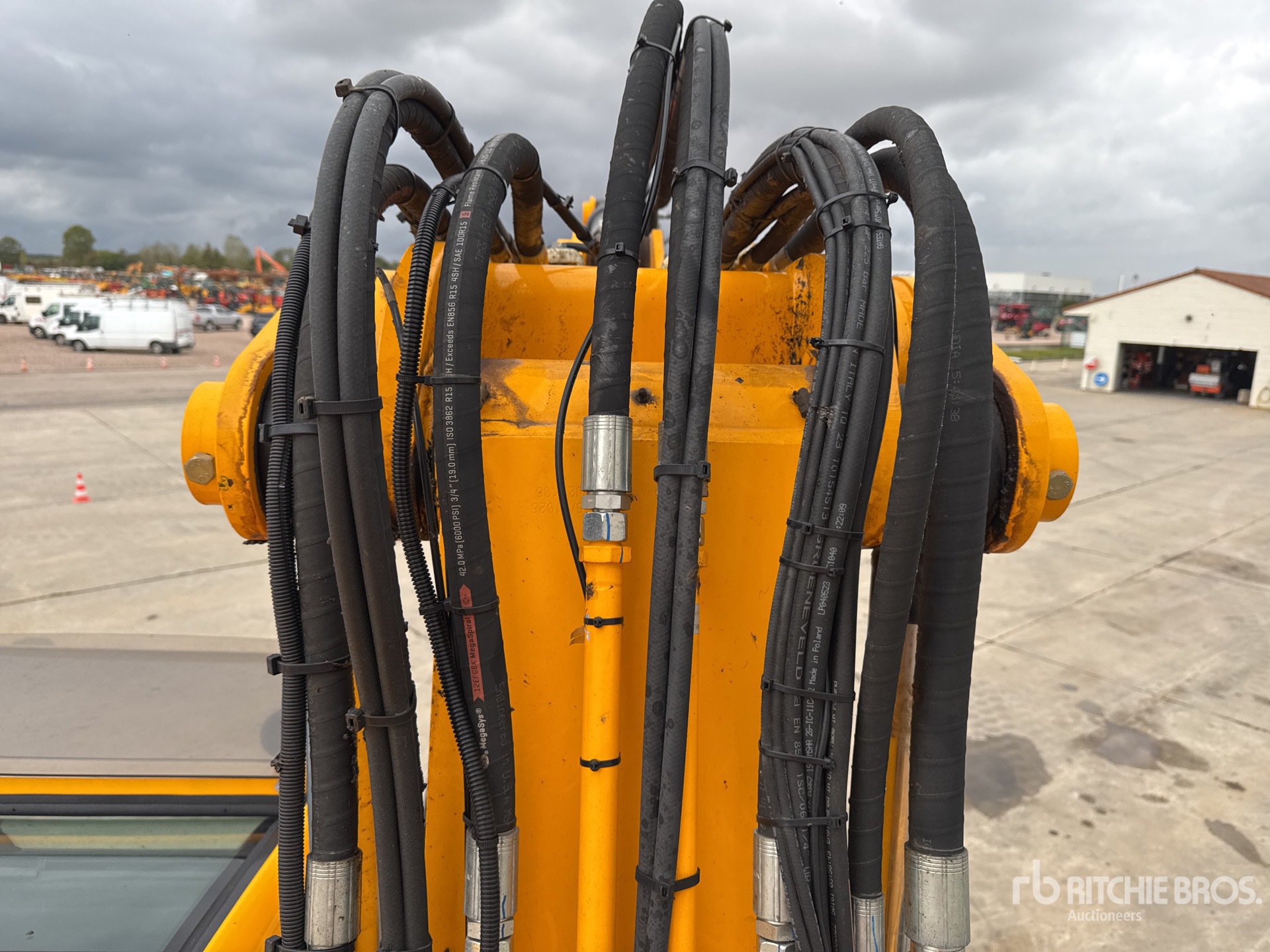 2023 JCB JS145WT-SV