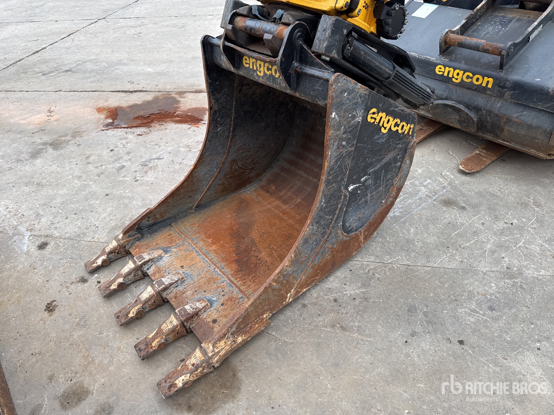 2023 JCB JS145WT-SV