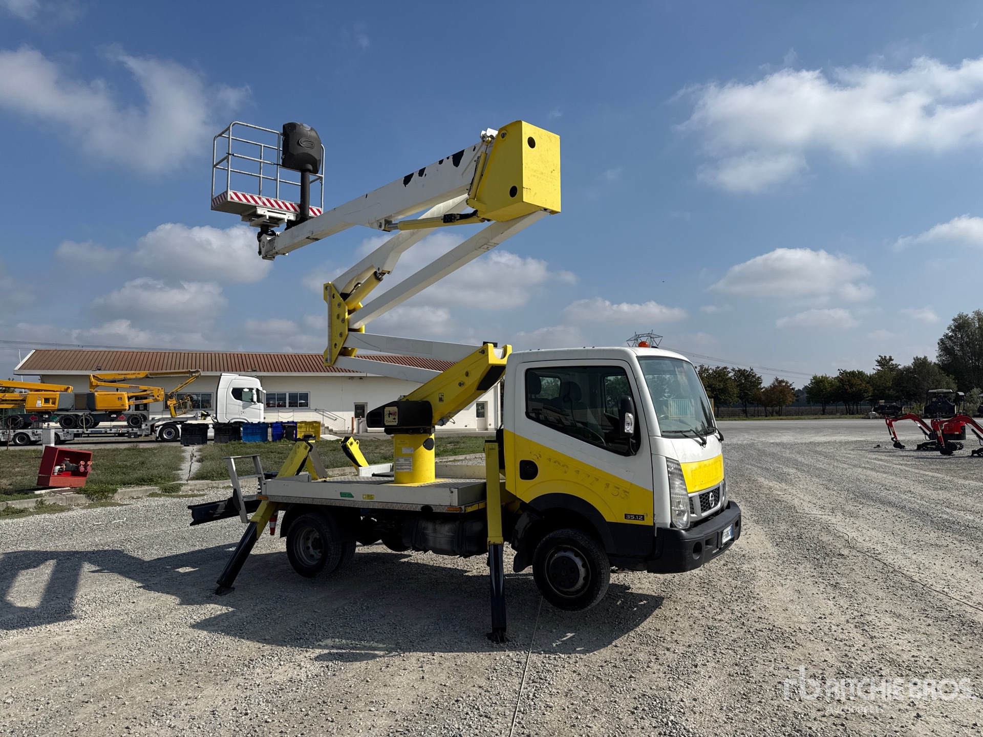 Nissan CABSTAR 35.12