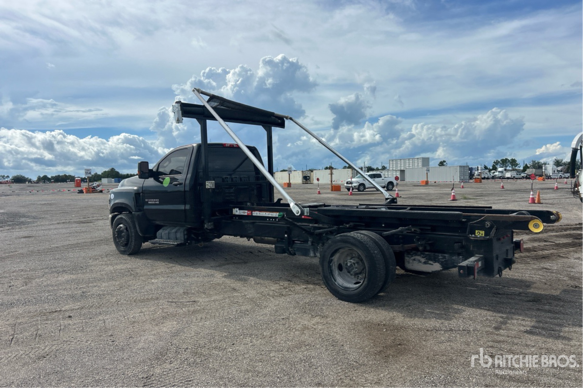 2023 Chevrolet SILVERADO 6500