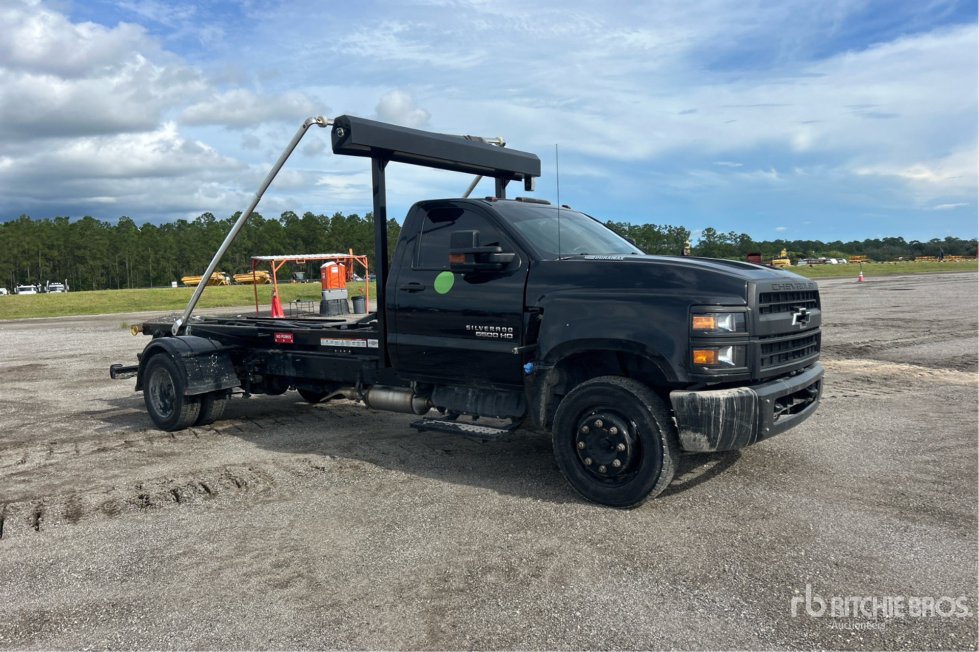 2023 Chevrolet SILVERADO 6500