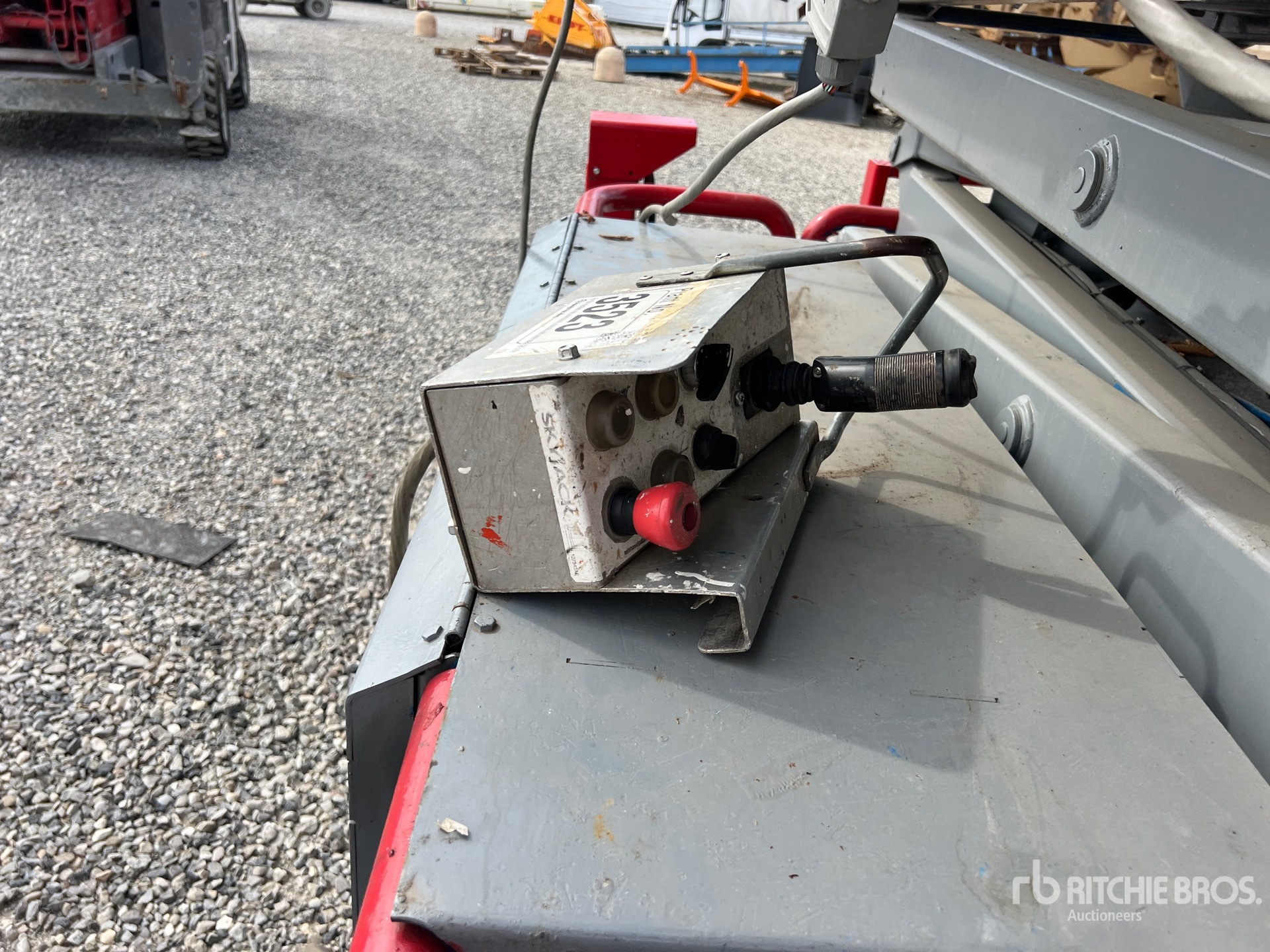 2007 Skyjack SJ6832