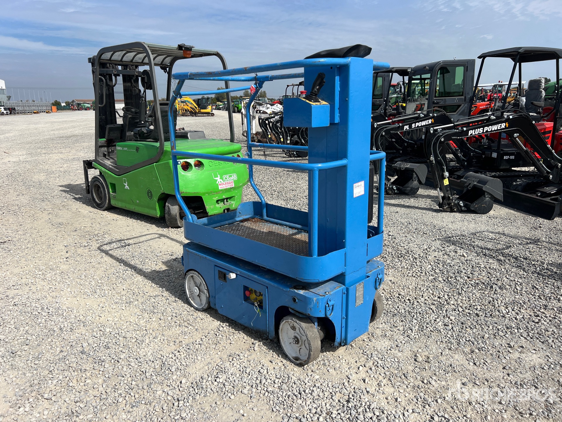 Upright TM12