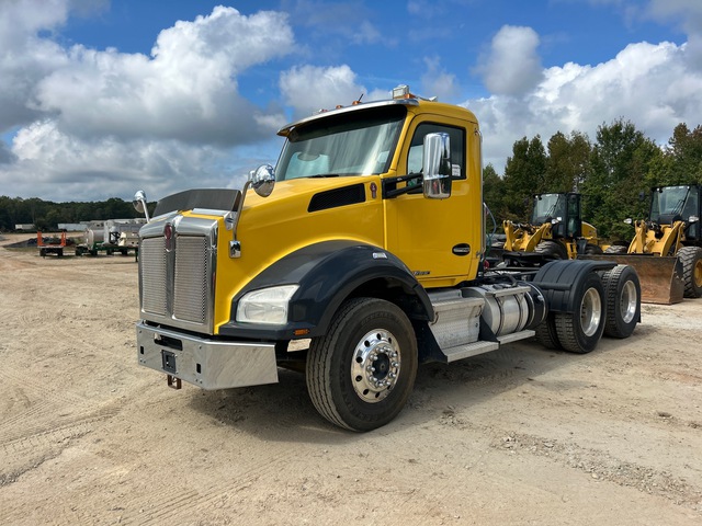 2020 Kenworth T880 6x4 T/A Day Cab Truck Tractor