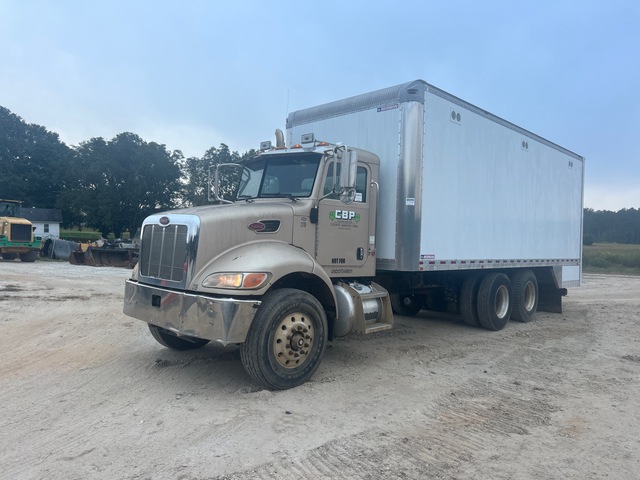 2006 Peterbilt 335 6x4 Van Truck 2006 Peterbilt 335 6x4 Van Truck