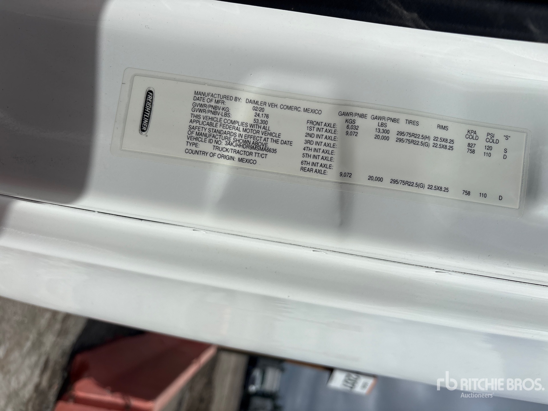 2021 Freightliner CASCADIA 126