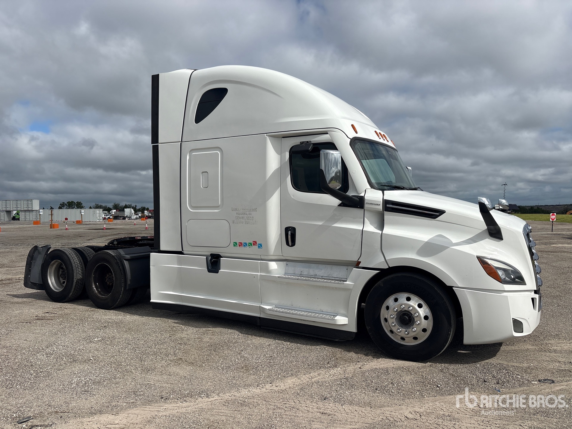 2021 Freightliner CASCADIA 126