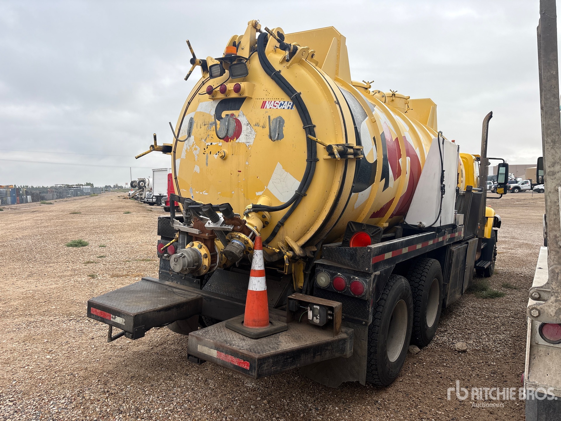 2007 International WORKSTAR 7400