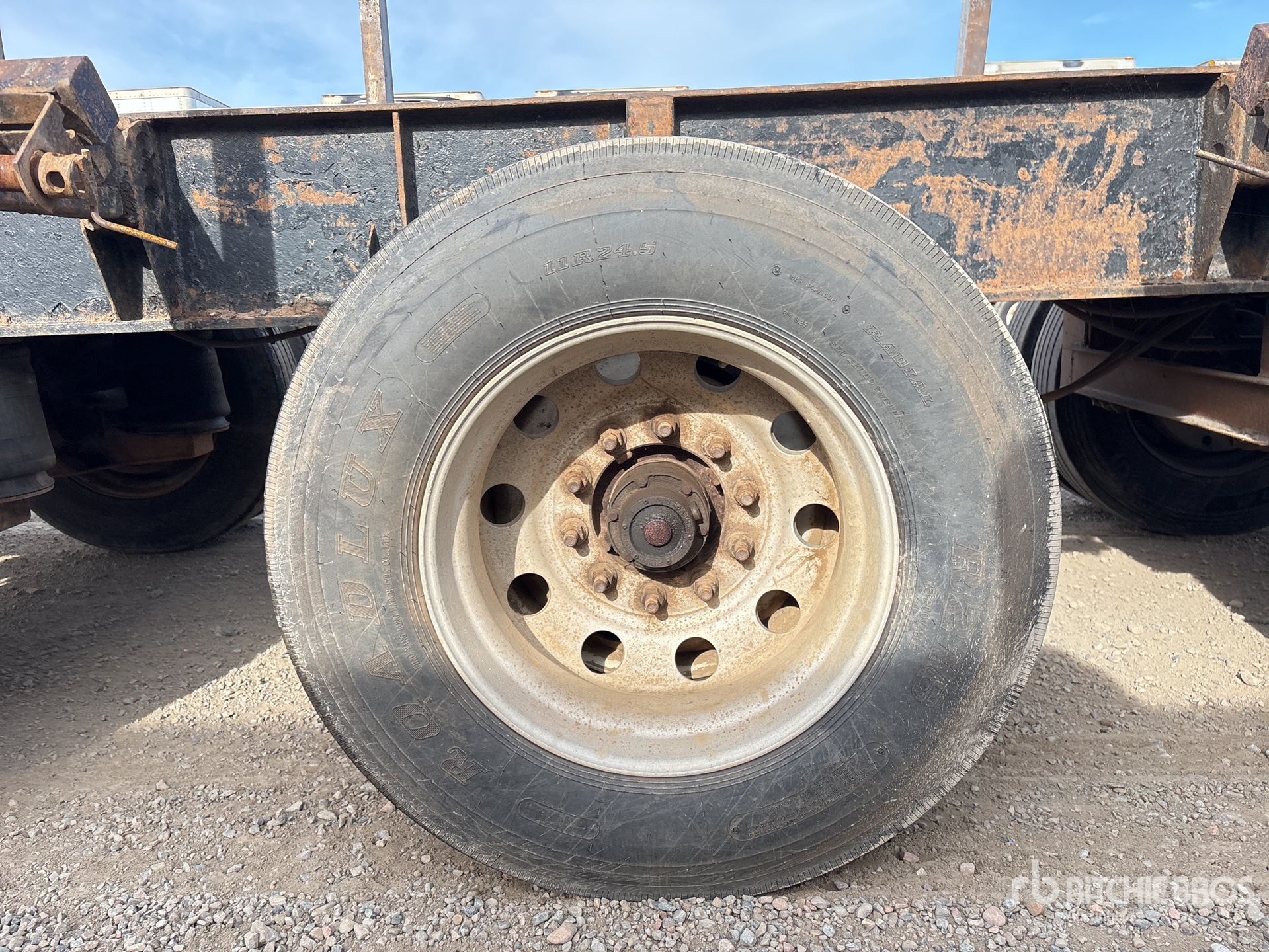 2005 Valley 47 FT TRI/A SELF-LOADING