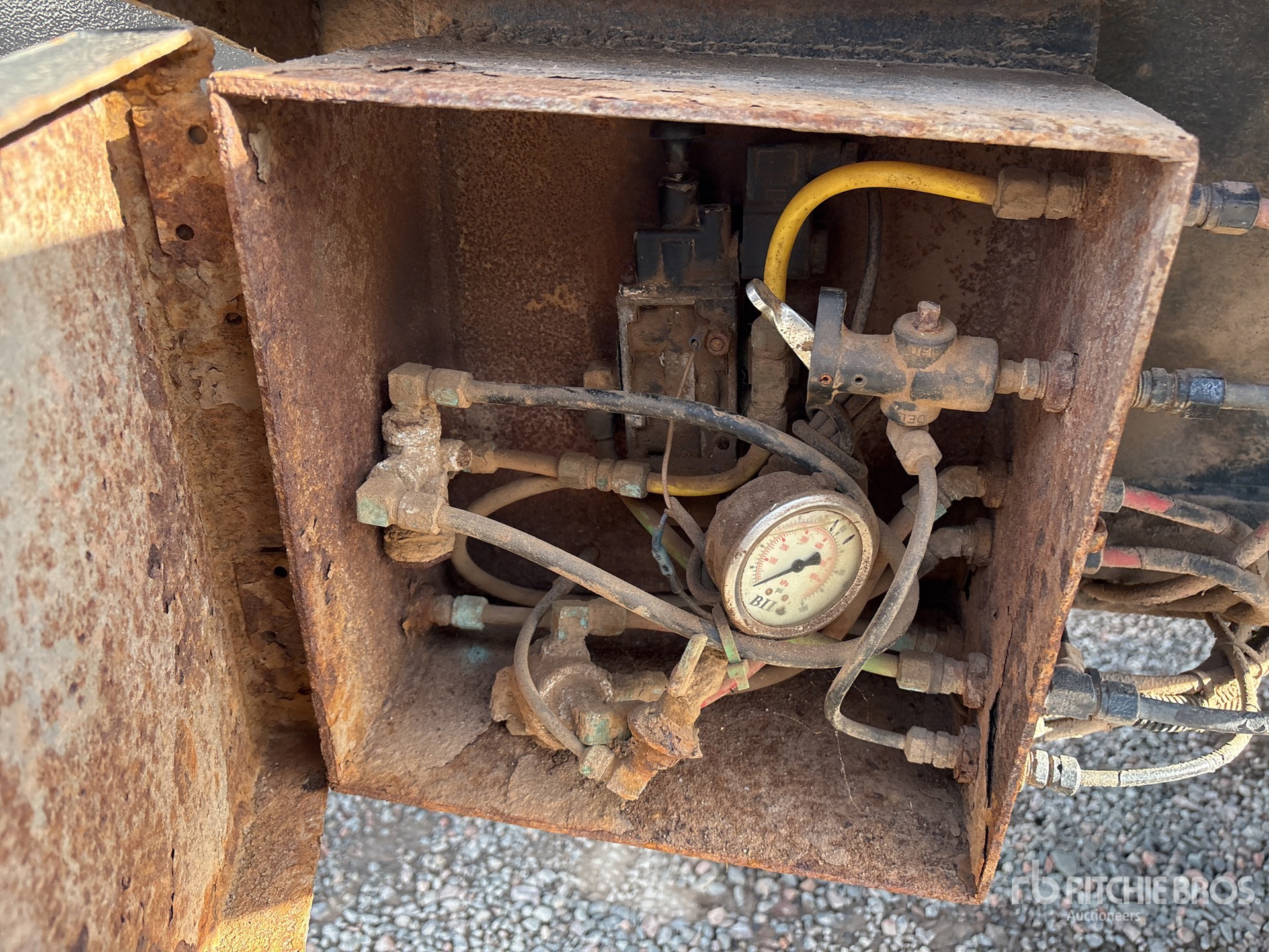 1997 BWS 45 FT TRI/A SELF-LOADING