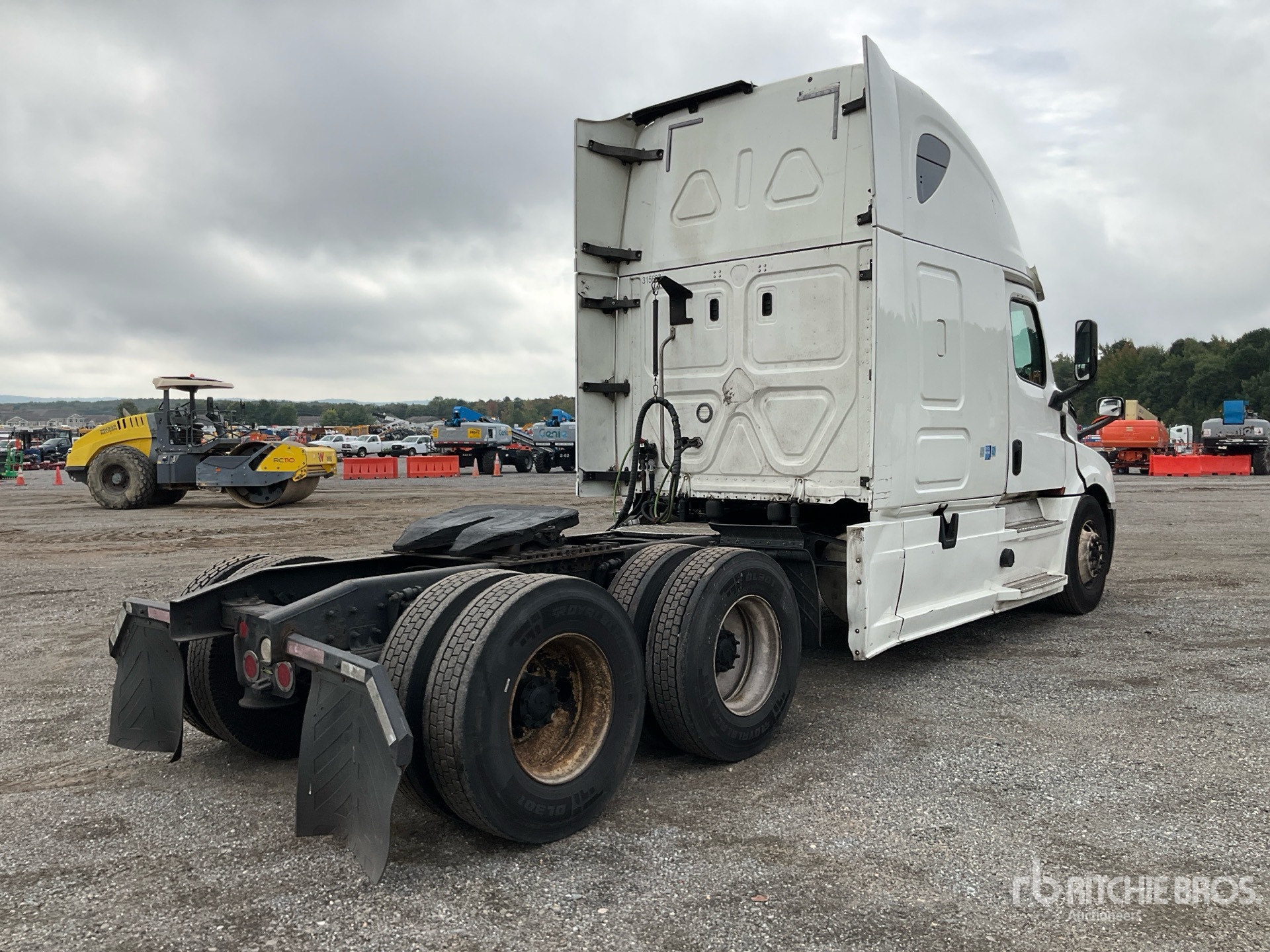 2018 Freightliner CASCADIA 126