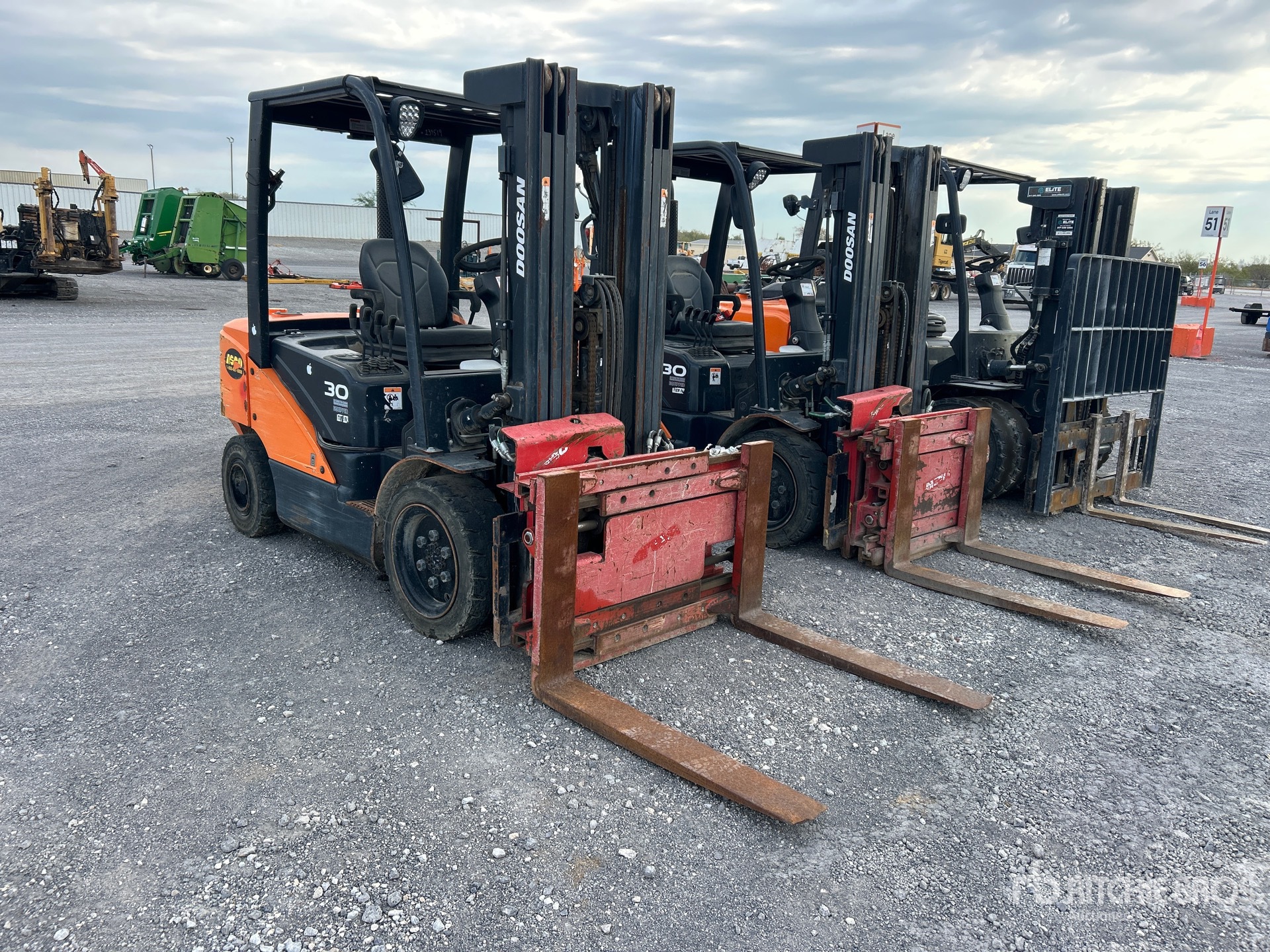 2022 Doosan D30S7