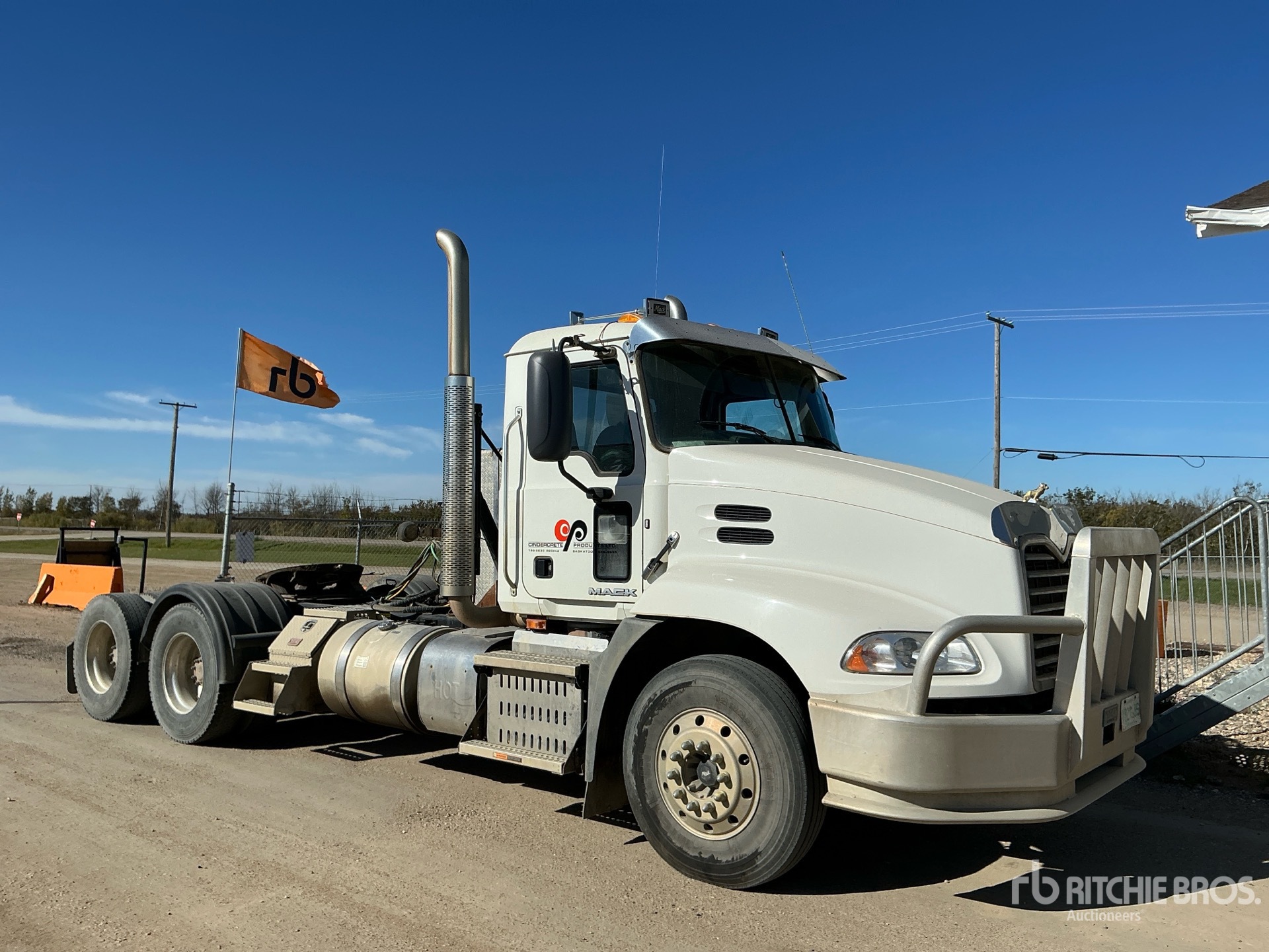 2017 Mack CXU613