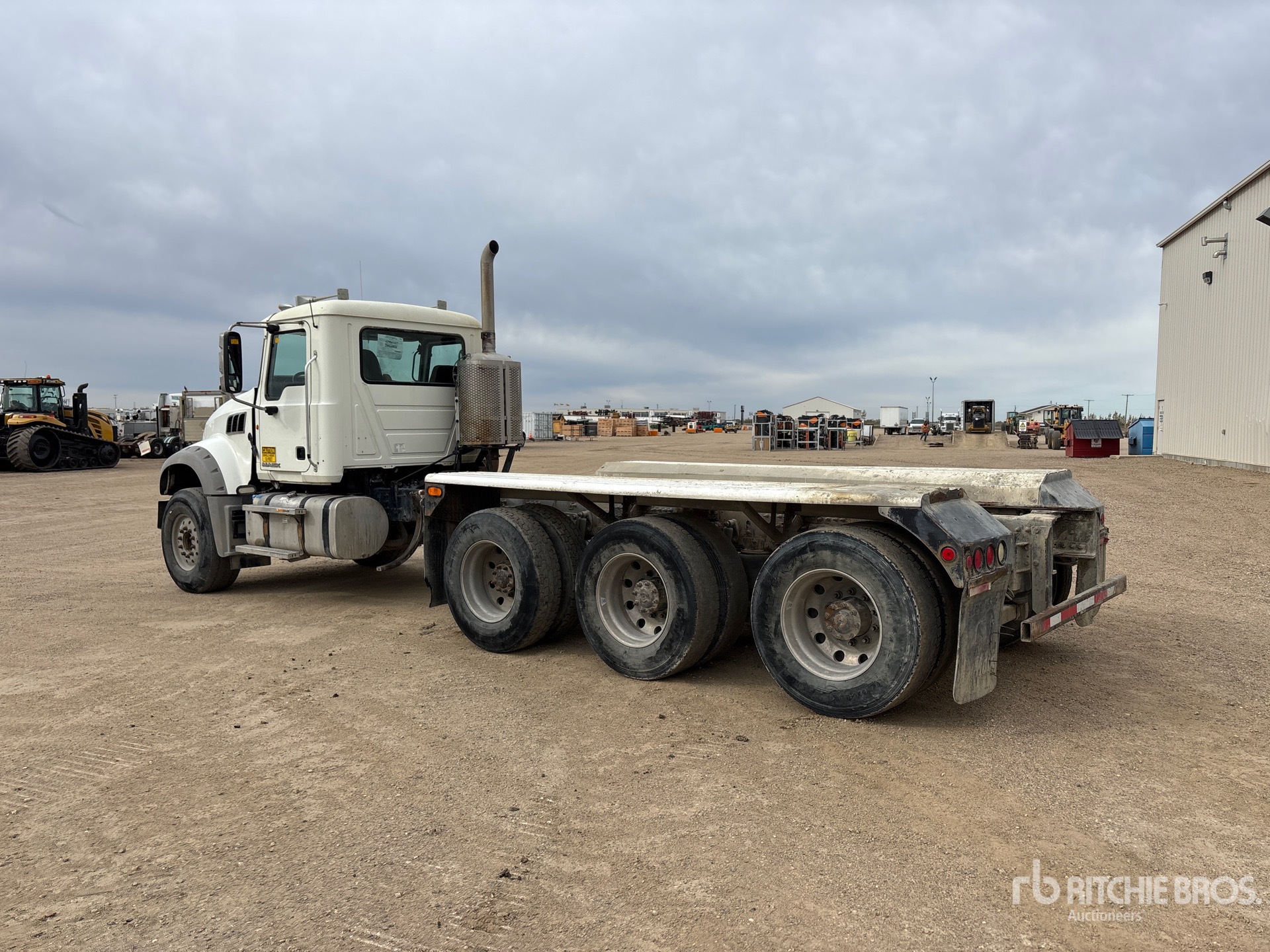 2013 Mack GU714