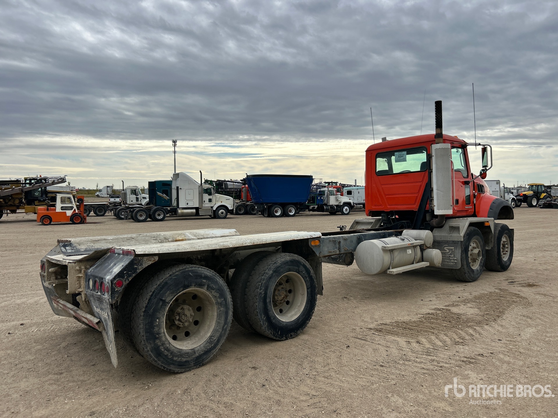 2009 Mack GU713