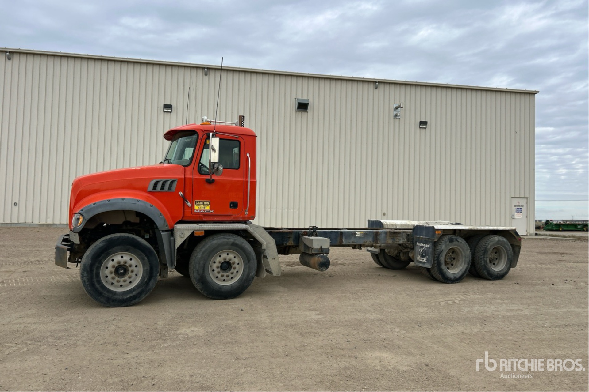 2009 Mack GU713