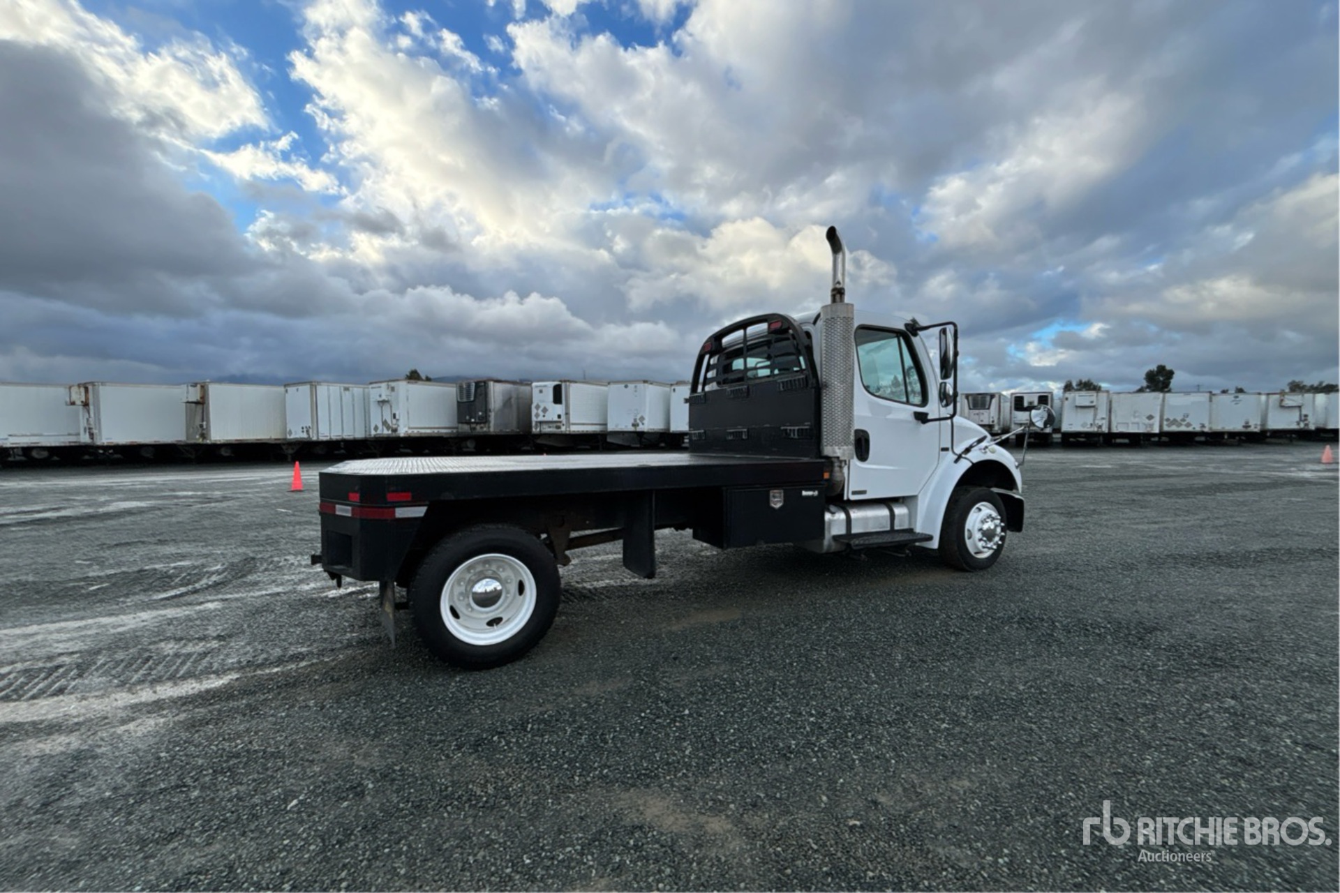 2006 Freightliner M2 106