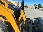 Hydraulics with Bucket Tilt Cylinders