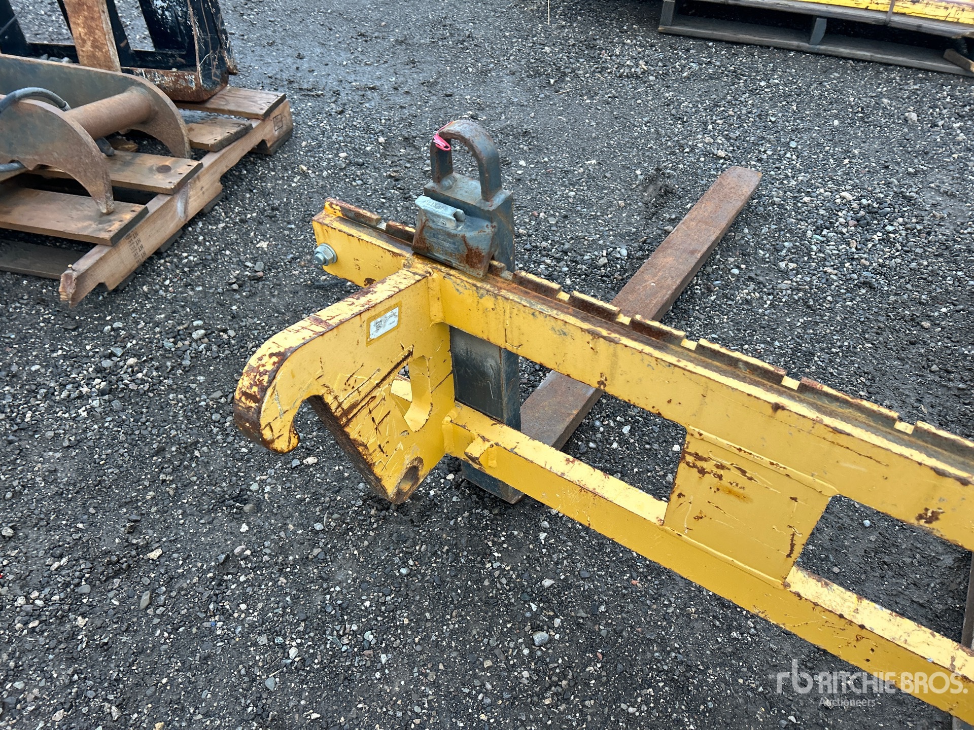 Liebherr 47 IN