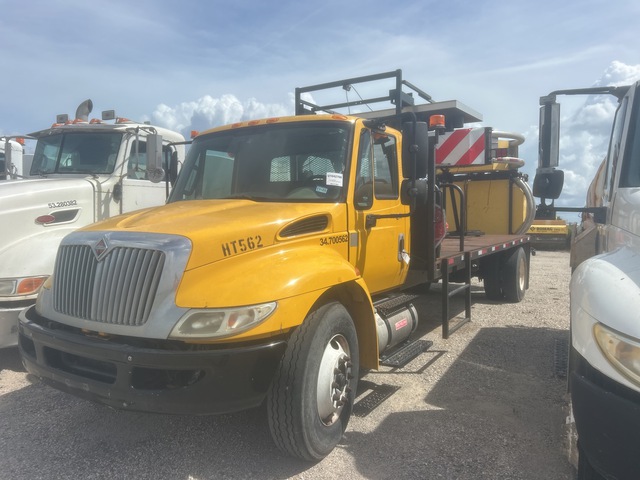 2013 International 4300 4x2 Attenuator Truck 2013 International 4300 4x2 Attenuator Truck