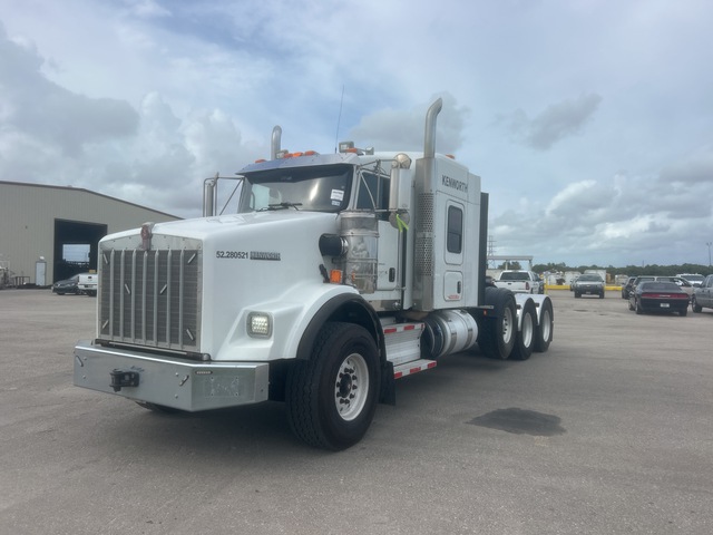 2017 Kenworth T800 8x4 Tri/A Sleeper Truck Tractor 2017 Kenworth T800 8x4 Tri/A Sleeper Truck Tractor