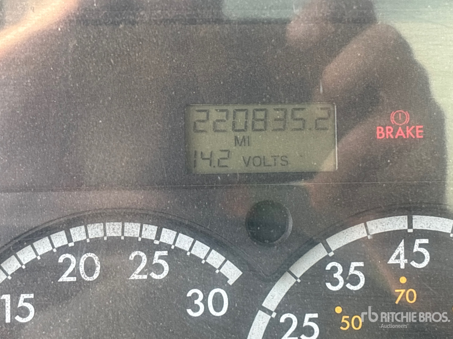 2004 Sterling L7500