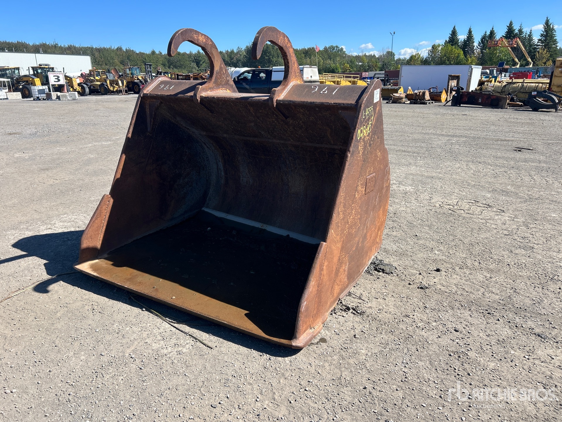  Caterpillar 74 in Q/C Cleanup - Fits Cat 349