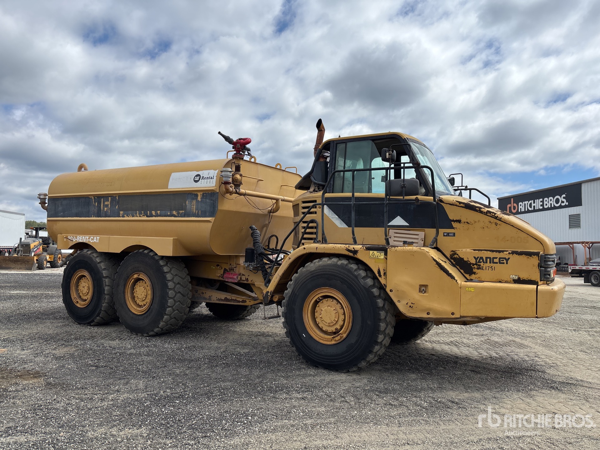 2008 Caterpillar 725