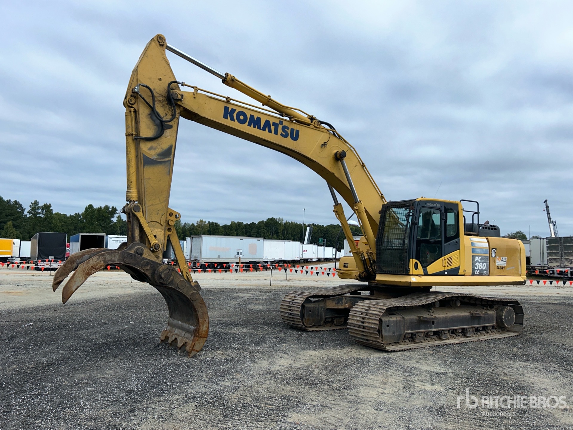 Photo of 2015 Komatsu PC 360 LC-10