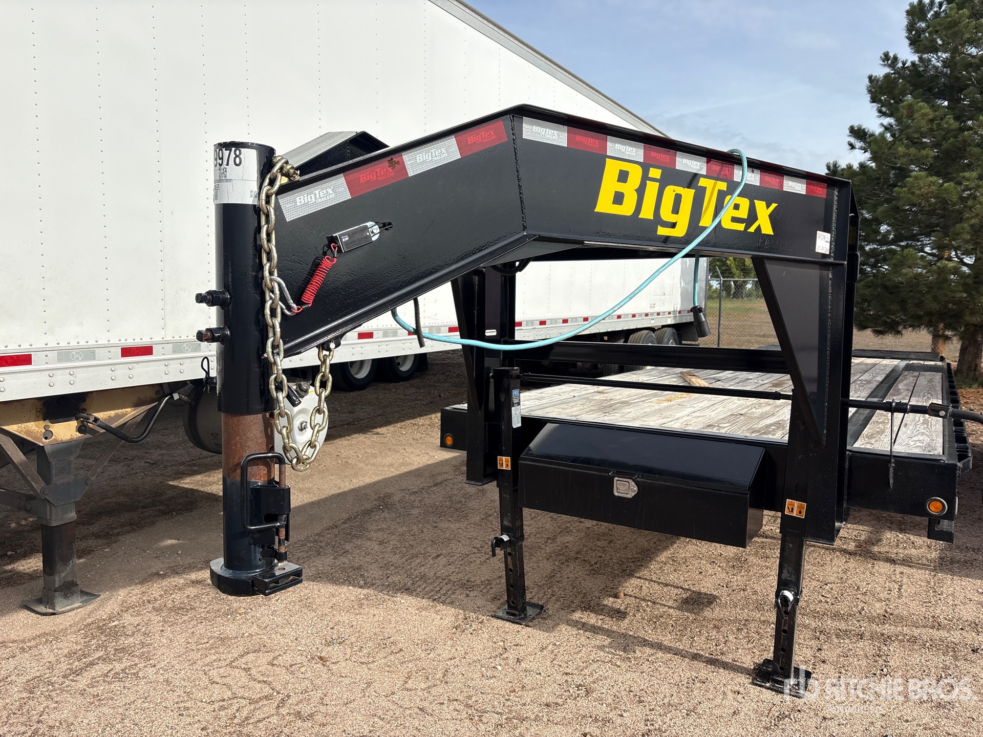 2023 Big Tex 16GN-25BK+5MR