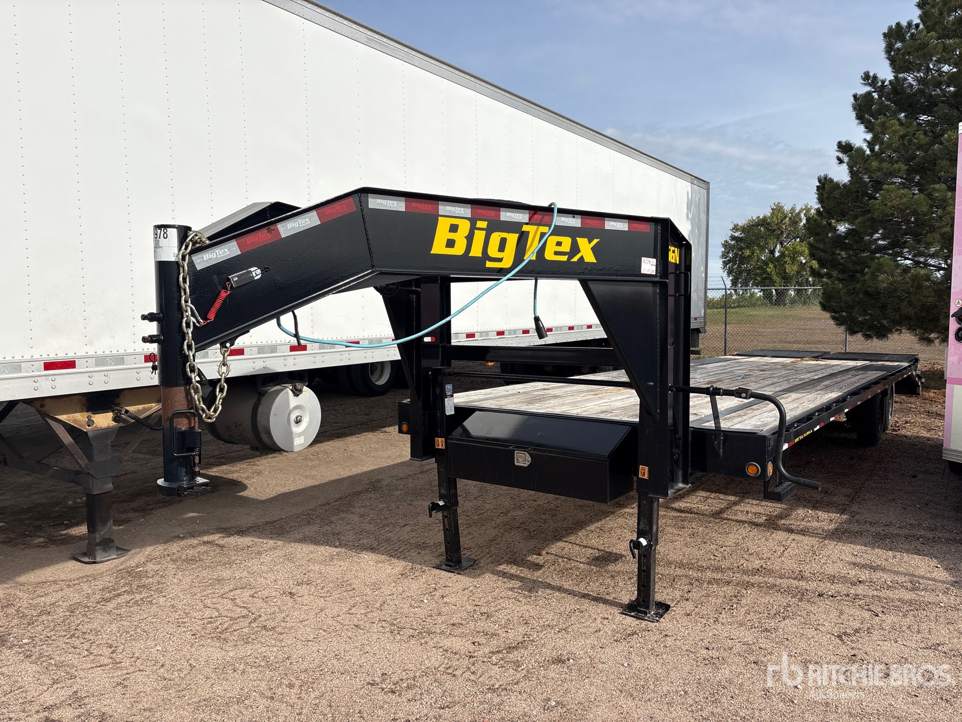 Photo of 2023 Big Tex 16GN-25BK+5MR