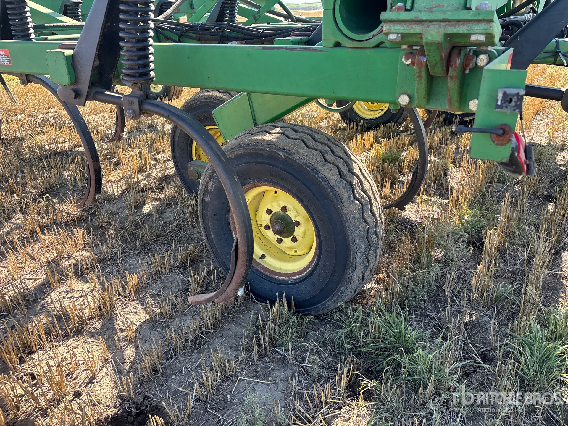 John Deere 680