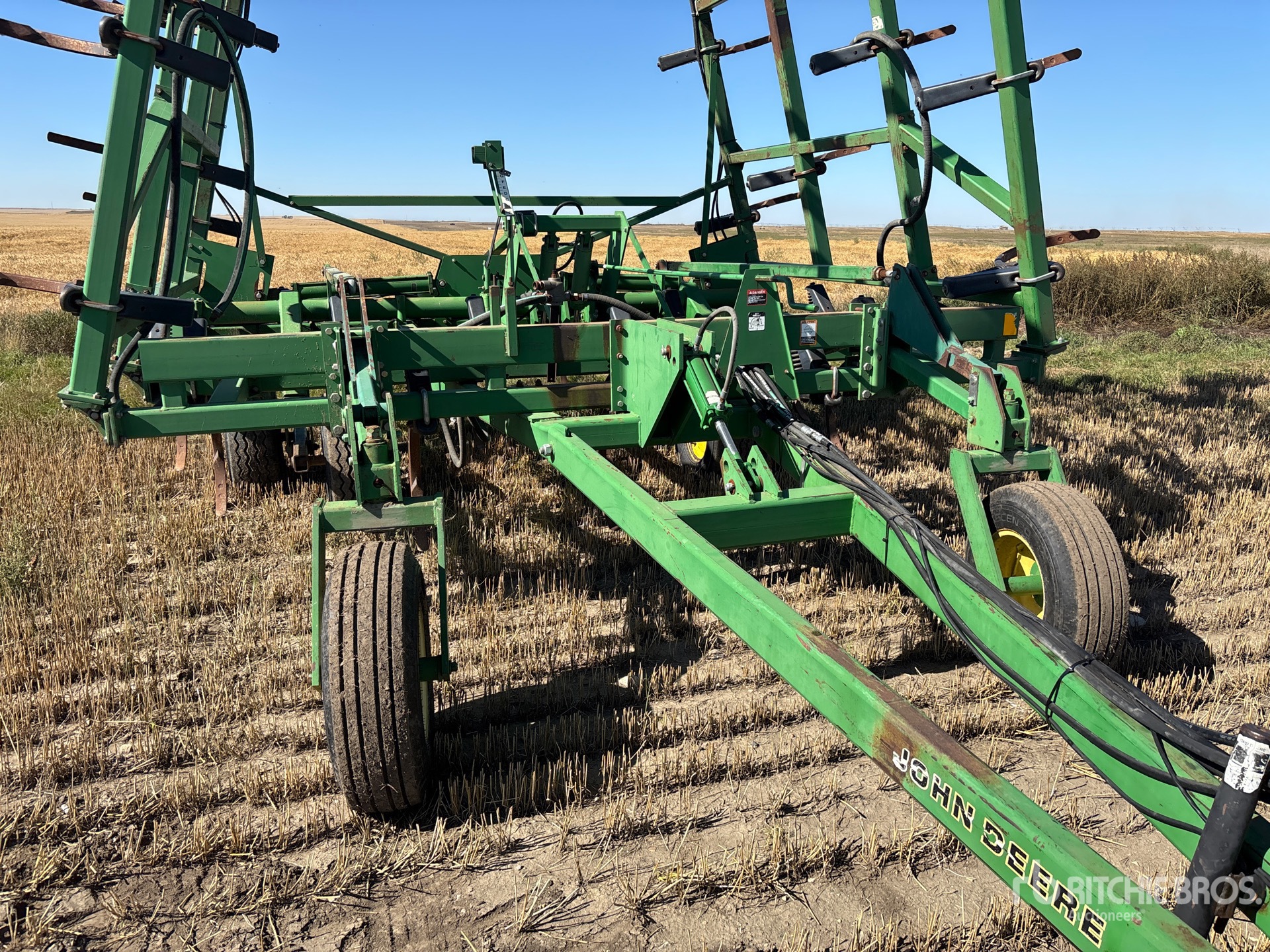 John Deere 680