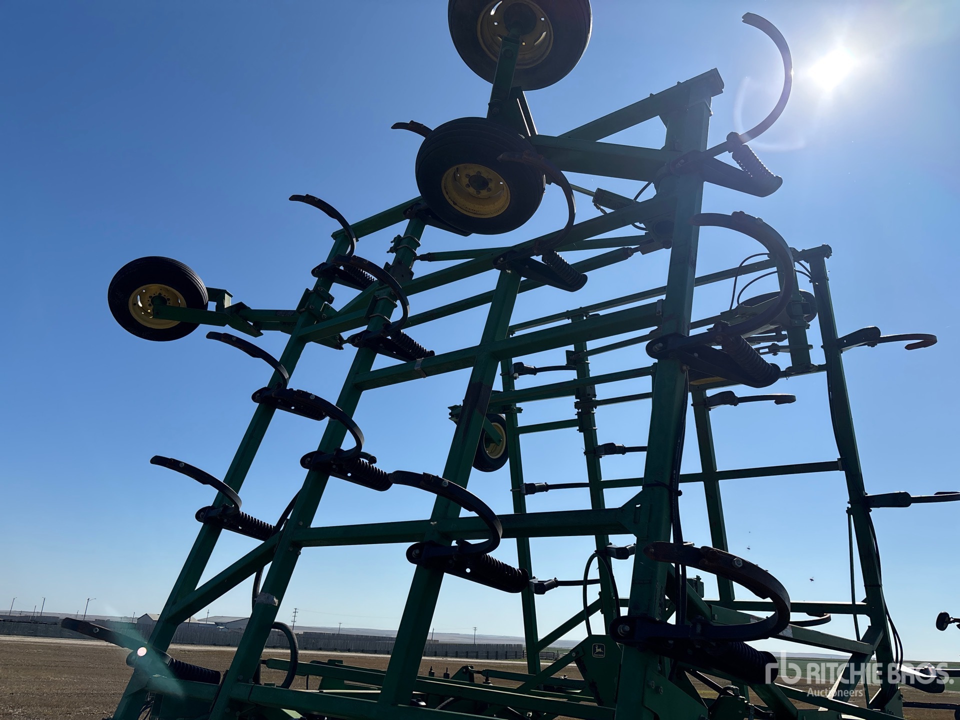 John Deere 680