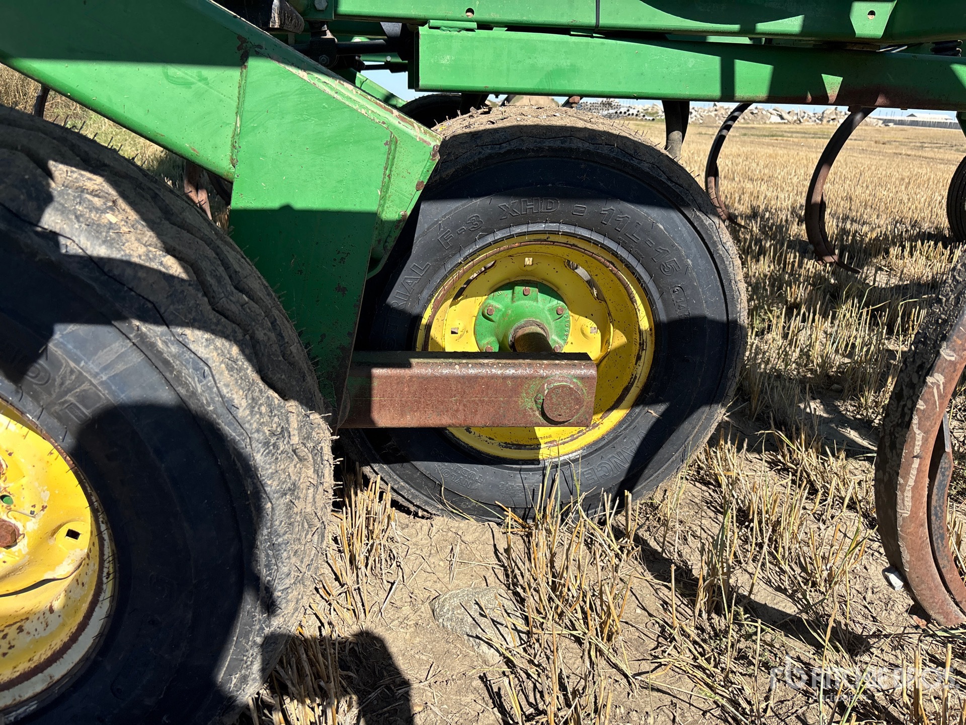 John Deere 680