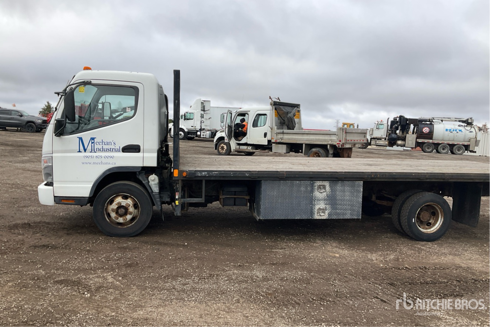 2010 Mitsubishi FUSO