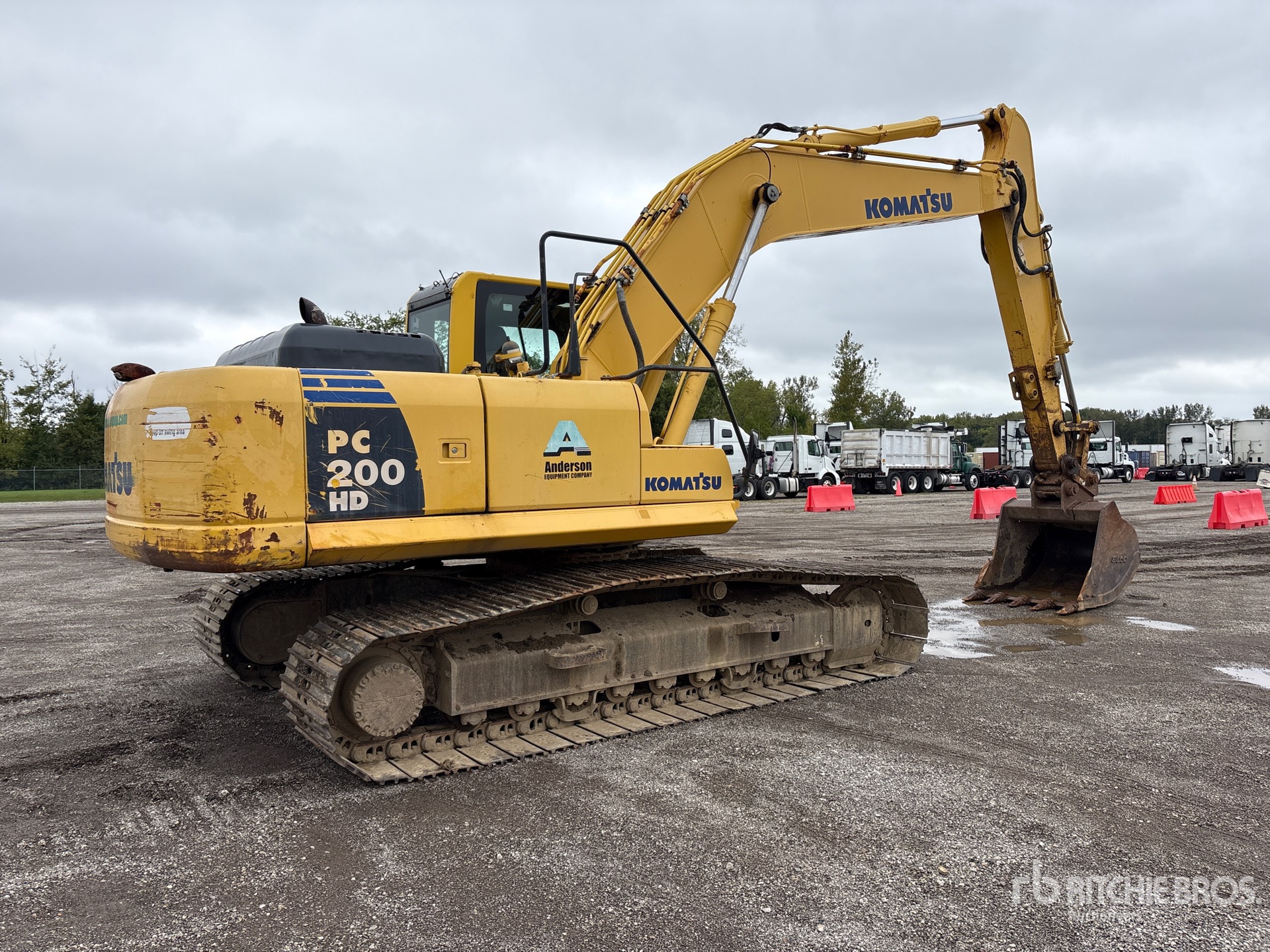 2011 Komatsu PC200LC-8